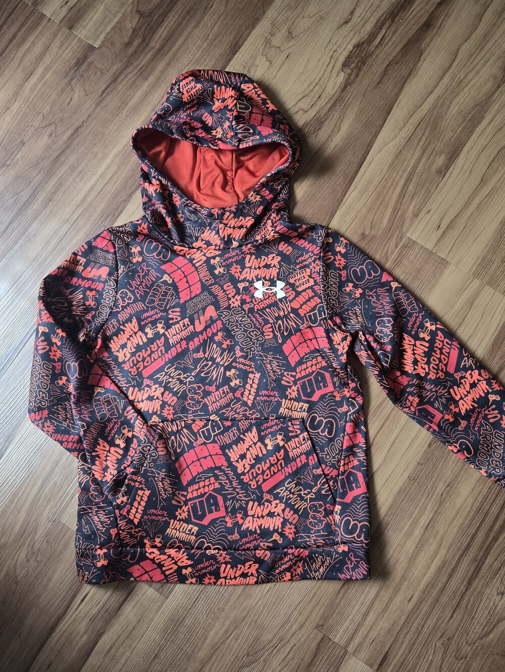 VGUC Red & Black Under Armour Graphic Pullover Hoodie Youth Small